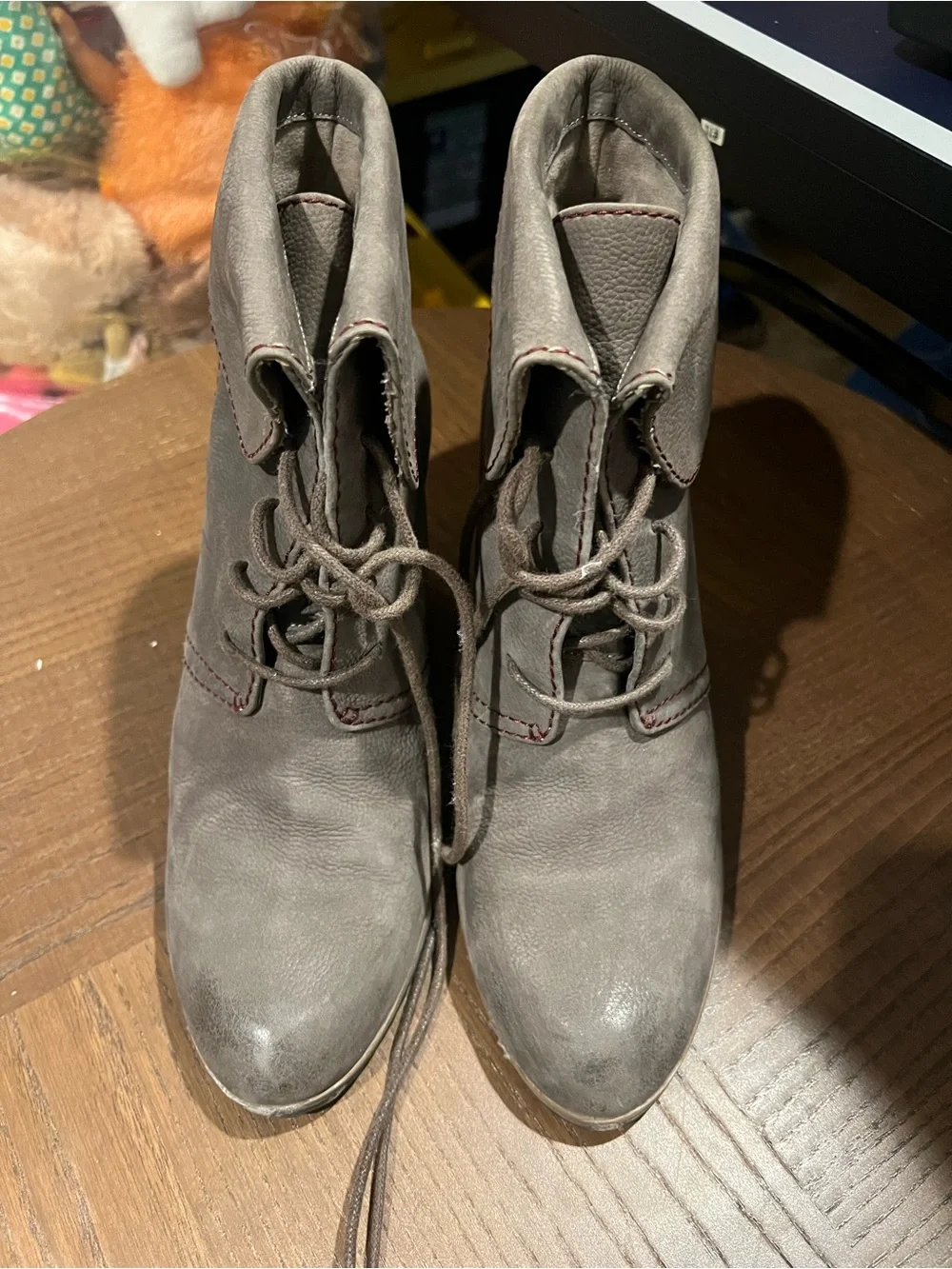 Biala Gray Taupe Lace Up Wedge Ankle Boots Booties Women’s Size 9 - Picture 3 of 7